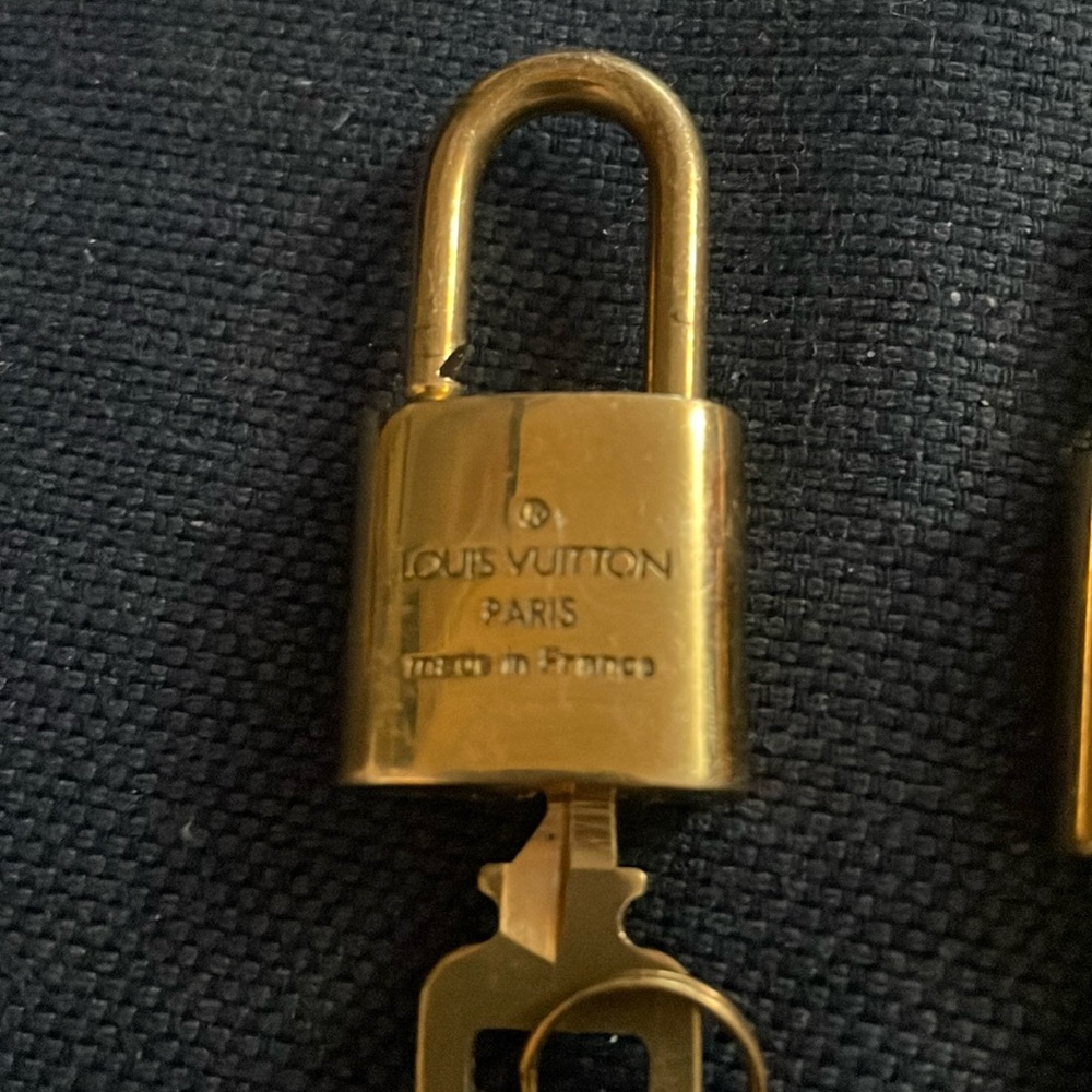 LV padlock
